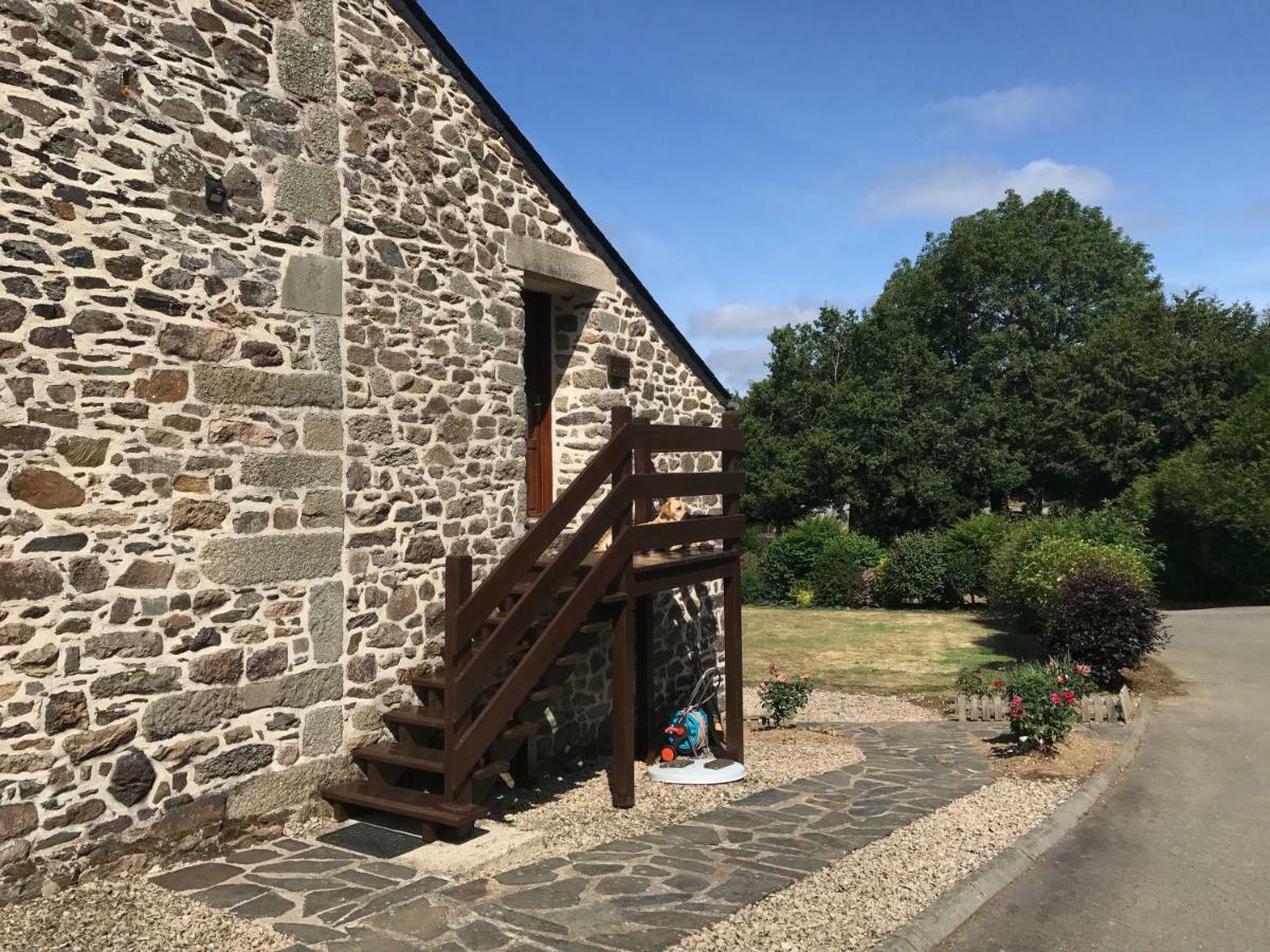 Chambres D'Hotes Les Tilleuls Poullaouen Eksteriør bilde